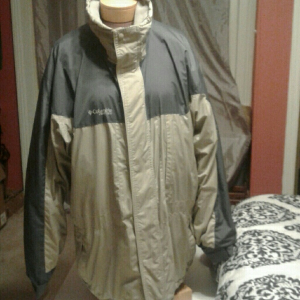 Men's very warm mildly worn Columbia winter jacket